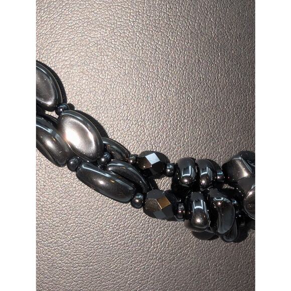 Vintage Three Strand Black Glass Beaded Slide In Fancy Clasp Necklace - Picture 4 of 6